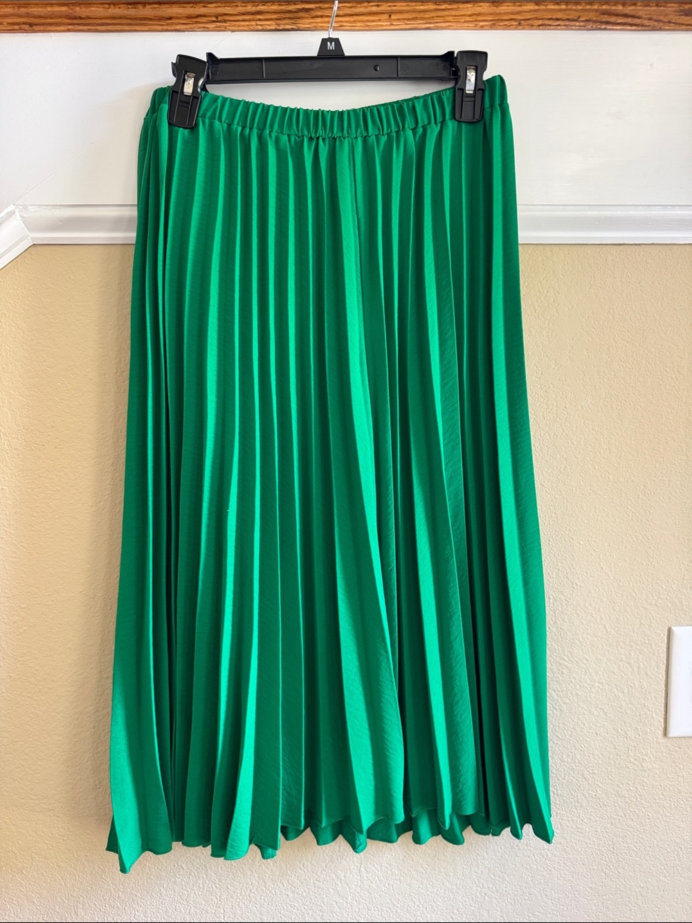 Women’s Pleated A-Line Skirt in Emerald Green